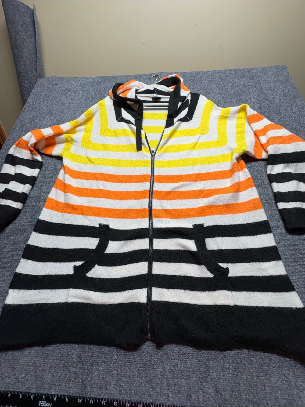 Torrid “Candy Corn” sweater size 4